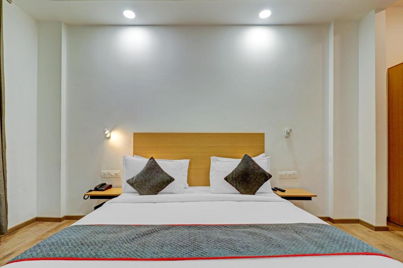 Townhouse Sector 30 Near Botanic Garden Of Indian Republic Hotel Noida Exterior foto