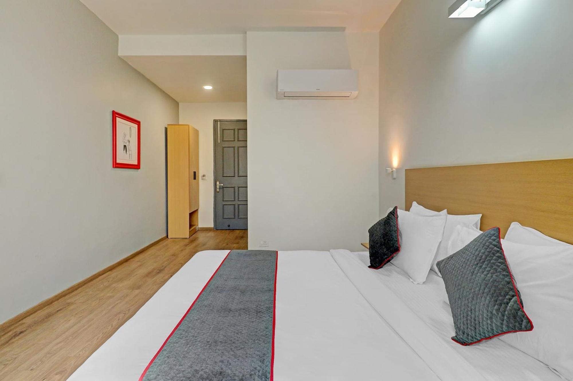 Townhouse Sector 30 Near Botanic Garden Of Indian Republic Hotel Noida Exterior foto