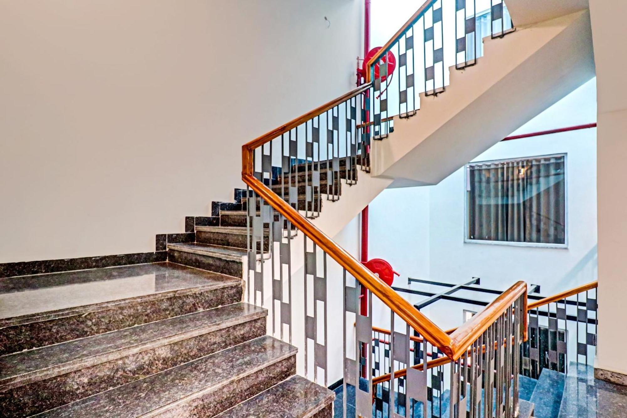 Townhouse Sector 30 Near Botanic Garden Of Indian Republic Hotel Noida Exterior foto
