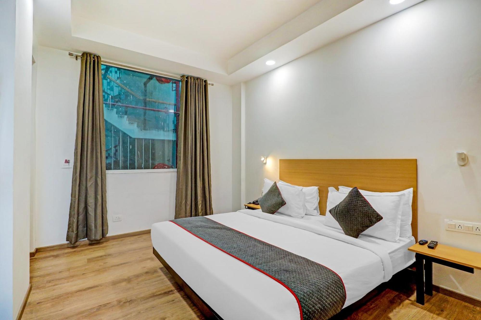 Townhouse Sector 30 Near Botanic Garden Of Indian Republic Hotel Noida Exterior foto