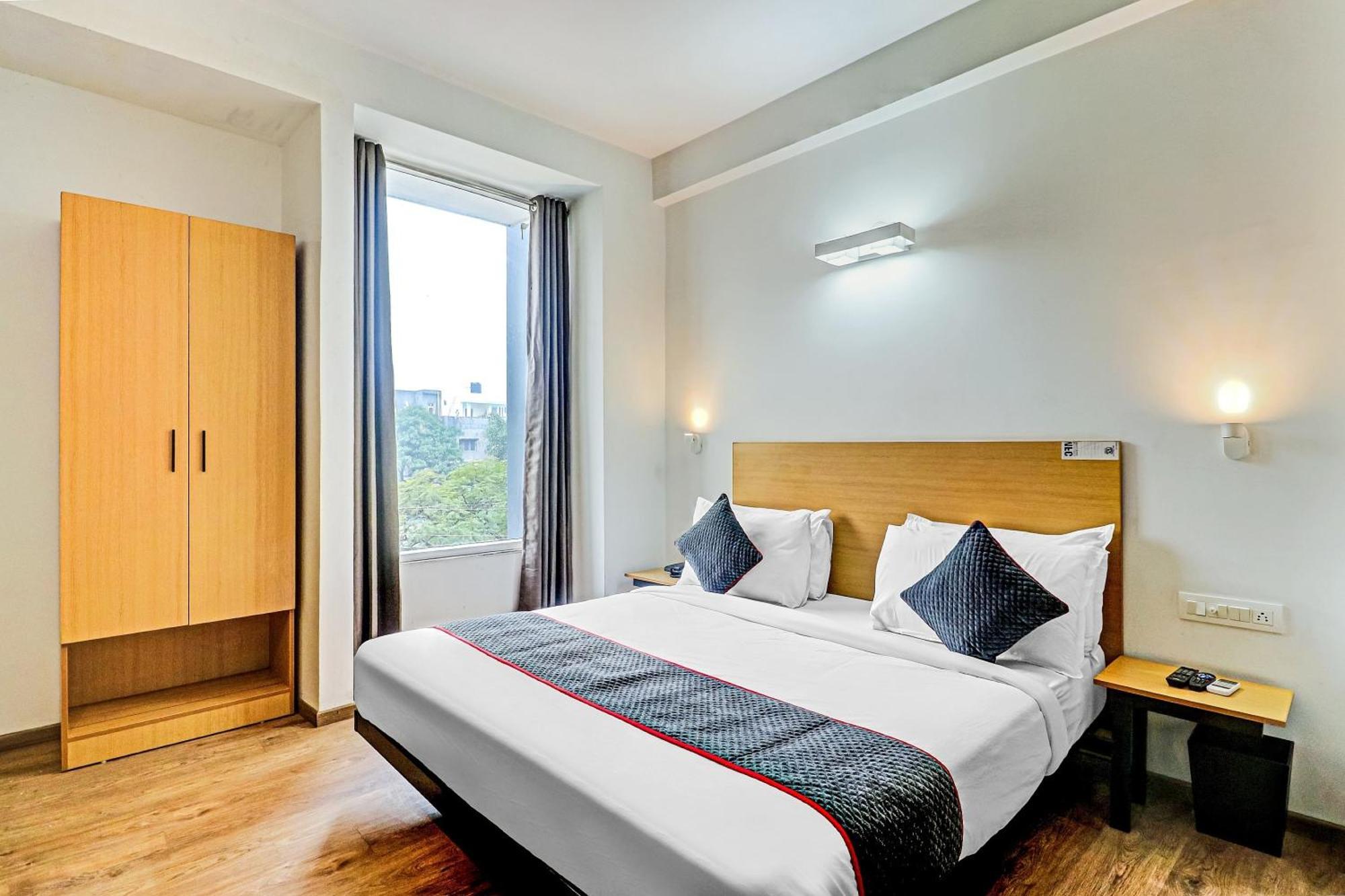 Townhouse Sector 30 Near Botanic Garden Of Indian Republic Hotel Noida Exterior foto